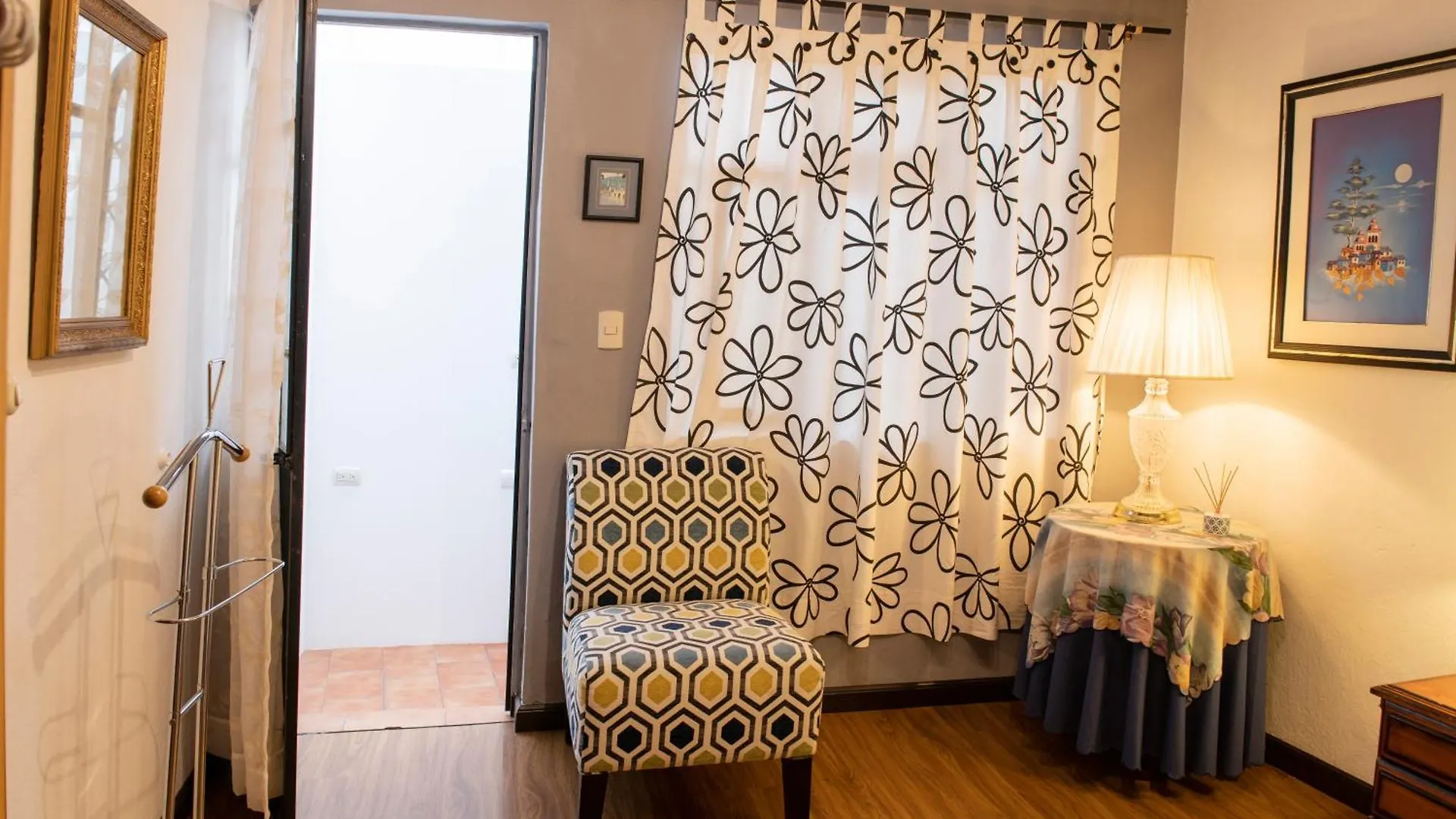 Apartment Suite Bien Ubicada Con Entrada Independiente Cuenca
